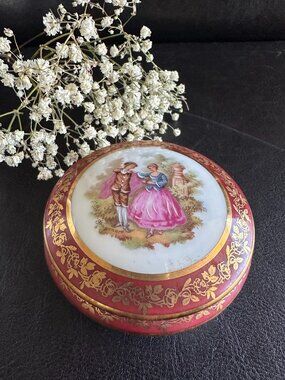 Limoges Porcelain Hand Painted Courting couple motif Trinket box France c.1950s.